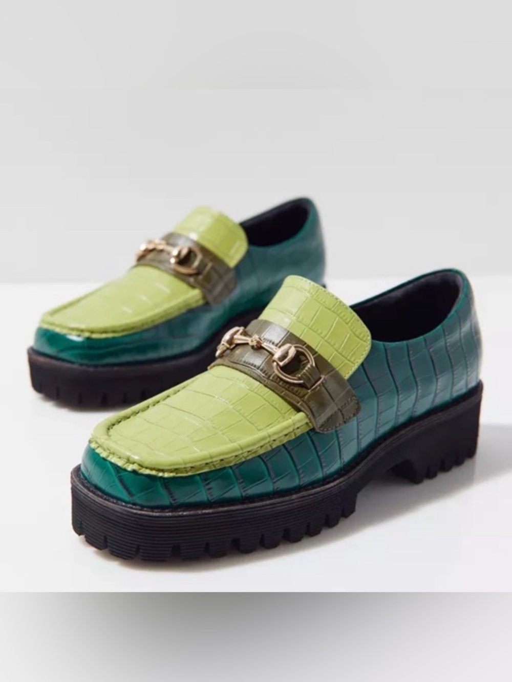 The Intentionally Blank Sz 9 HK-2 Croc Green Leather Loafer